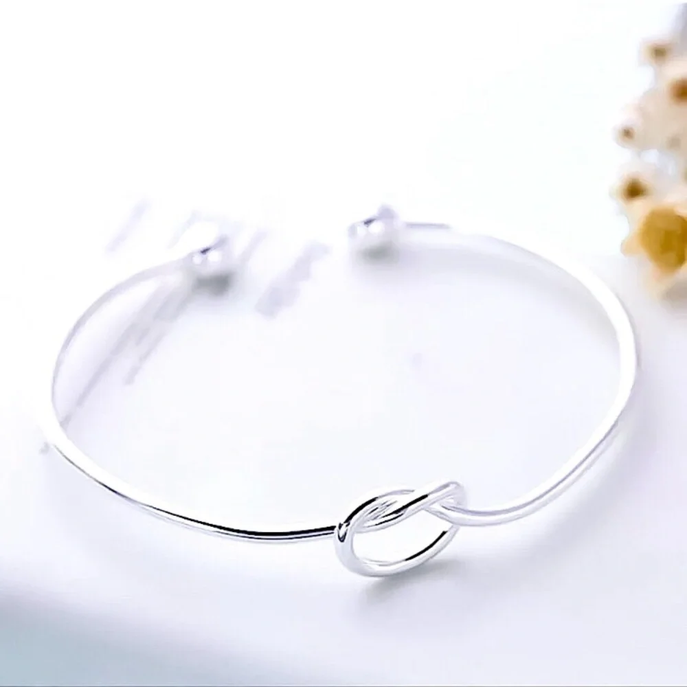 ⚜️[𝟯𝟬%𝗢𝗙𝗙|𝗯𝘂𝗻𝗱𝗹𝗲𝘀 𝟯+]⚜️Silver Knot Stainless Steel Cuff NEW - Picture 5 of 9